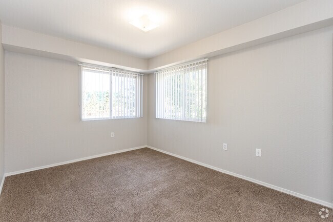 Emerald Creek Apartments