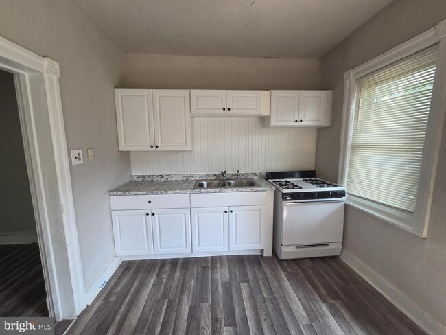 Photo - 4829 N 10th St