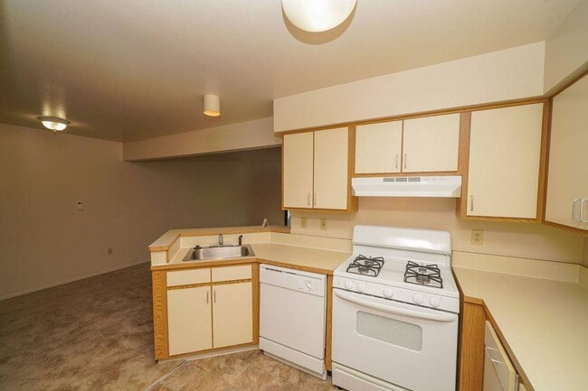 Canal Club Apartments