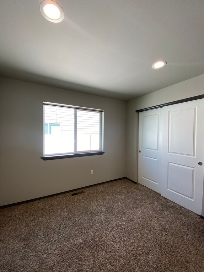 Photo - Beautiful 3 Bed/2 Bath Home and Half off the Rent on Move In!