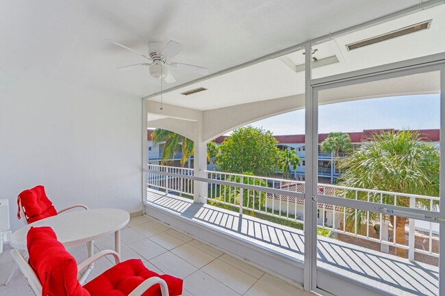 Photo - 581 Blue Heron Dr Unit 317-b