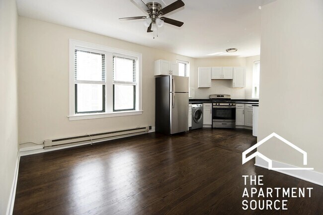 Photo - 3845 N Greenview Ave Unit 1N