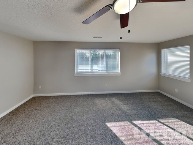 Photo - 2525 W 10th St