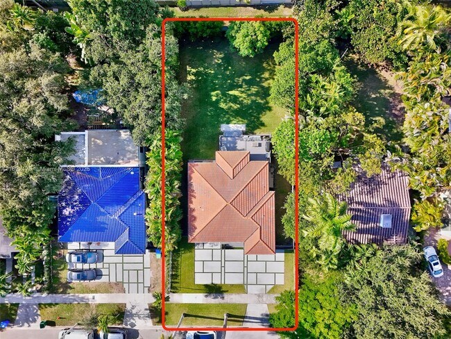 Building Photo - 130 SW 26th Rd