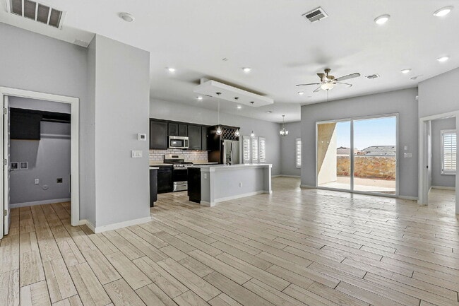 Photo - 13110 Emerald Isle St