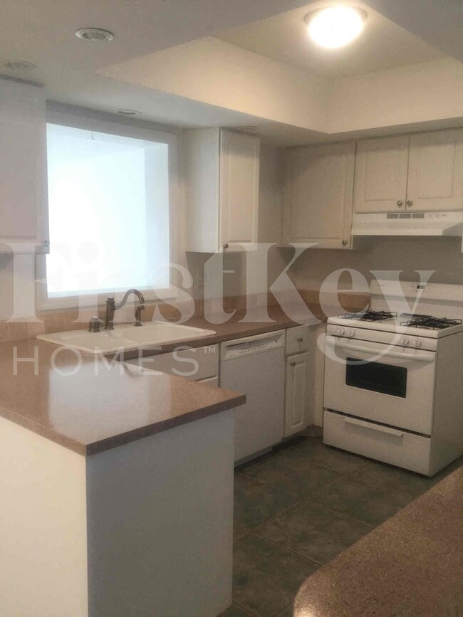 Photo - 305 NE Floresta Dr