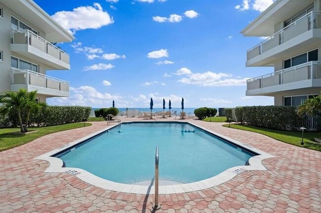 Photo - 1199 Hillsboro Mile Condo Unit 133
