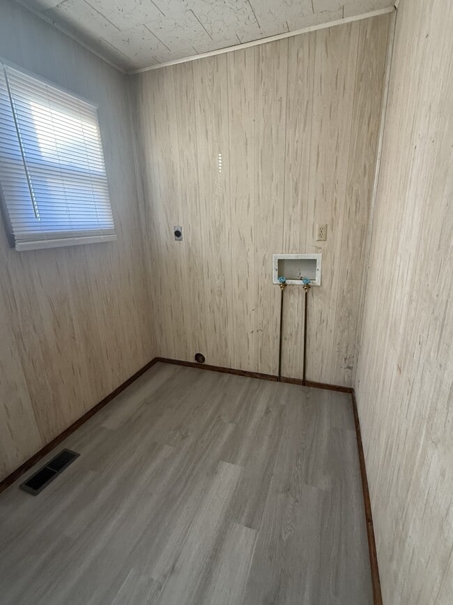 Photo - 1230 E 6th Ave