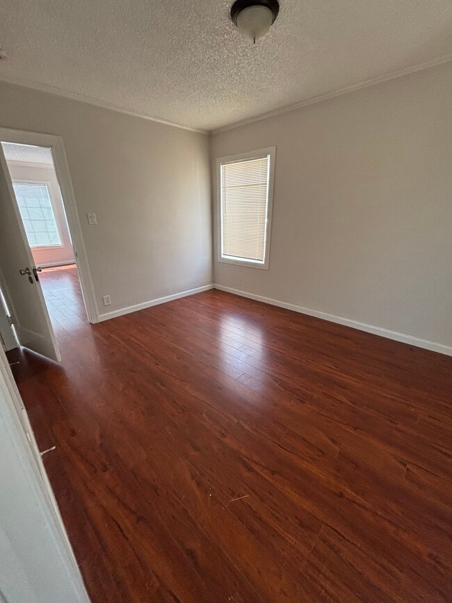 Photo - 1034 Ronan Ave