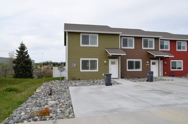 Building Photo - Pet Friendly town house for rent