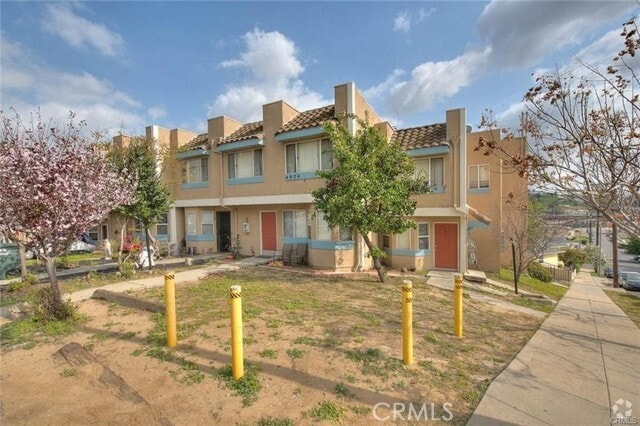Building Photo - 4904 Ithaca Ave Unit 2 Rental