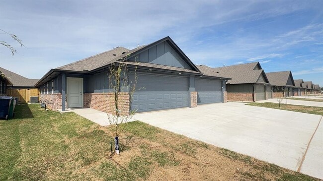 Photo - 11405 University