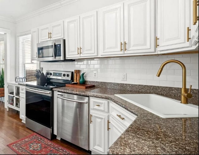 Photo - 615 Talbot Ave