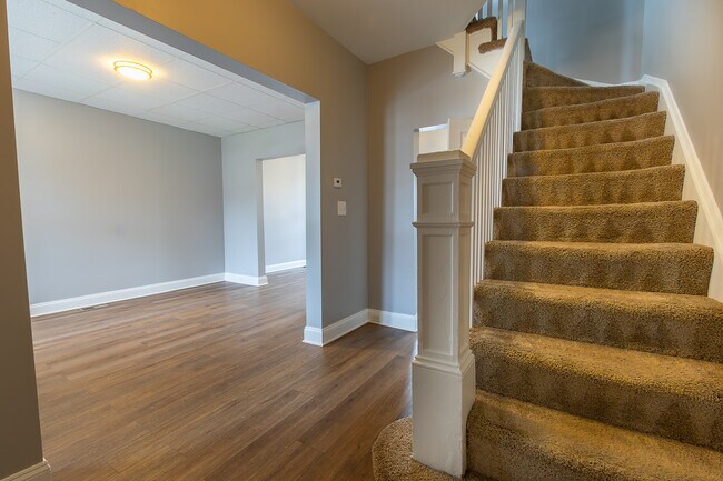 3063 Mayfield Ave