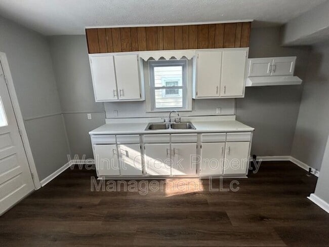 Photo - 939 W 22nd St