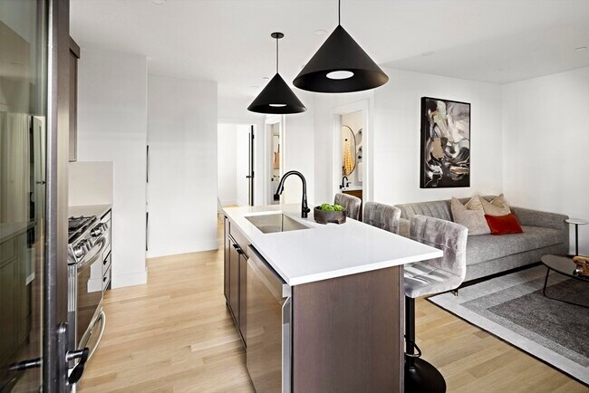 99 5th St Unit 1