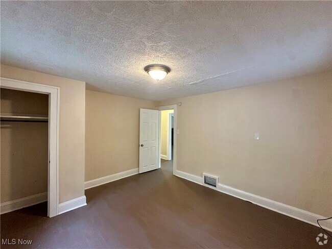 Building Photo - 1248 Pondview Ave Unit 2 Rental