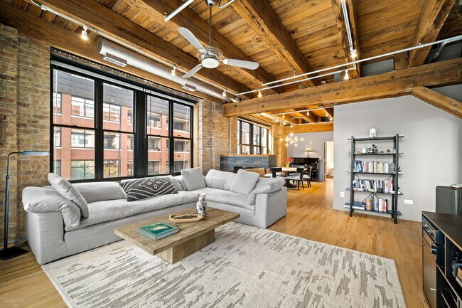Photo - 520 W Huron St Unit 412