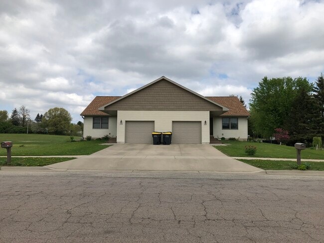 Photo - 1107 Hansen St