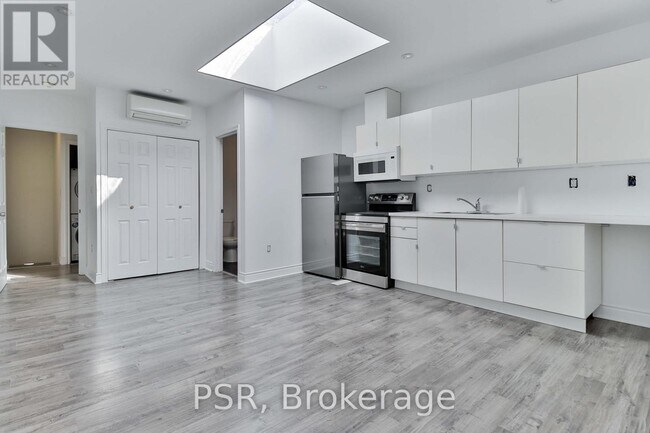 Photo - 1364 St Clair Ave W