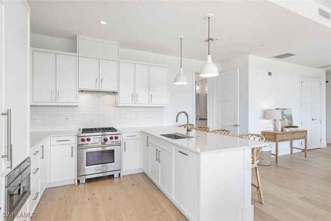 Photo - 850 Central Ave Unidad 305