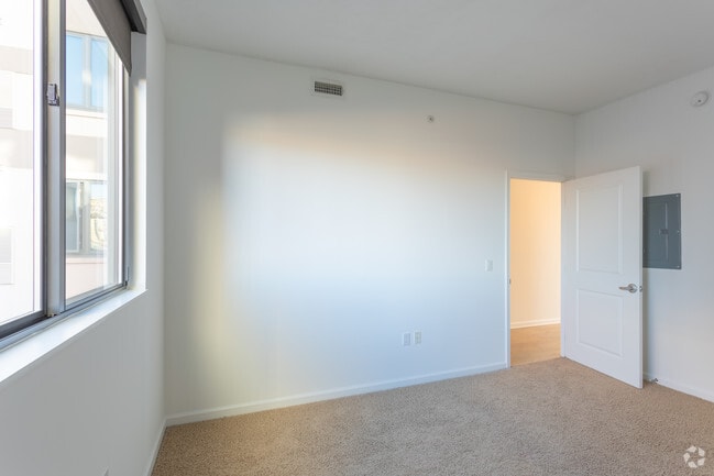 Apt 571 - One Bedroom - 14W Apartments