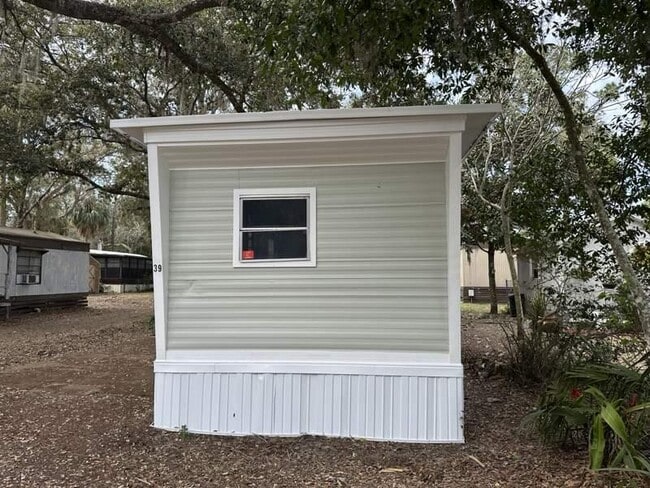 Building Photo - 130 S Suncoast Blvd Rental