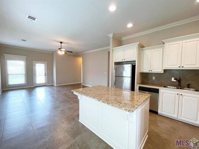 Photo - 1695 El Tigre Dr