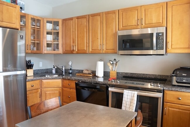 Photo - 103 E Brookline St Unidad 4