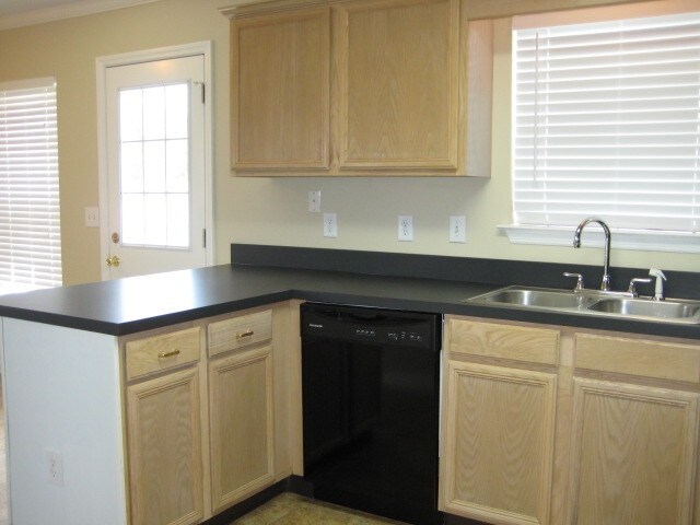 Photo - 2253 Joann Dr