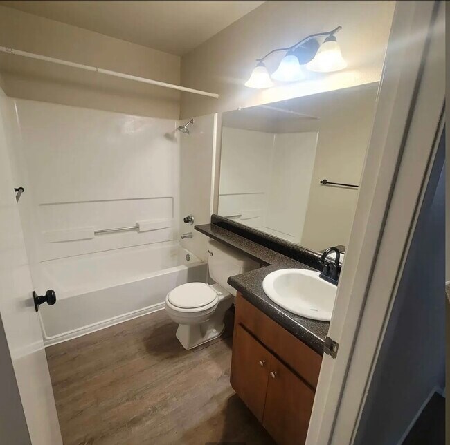 2 Br Bath 1
