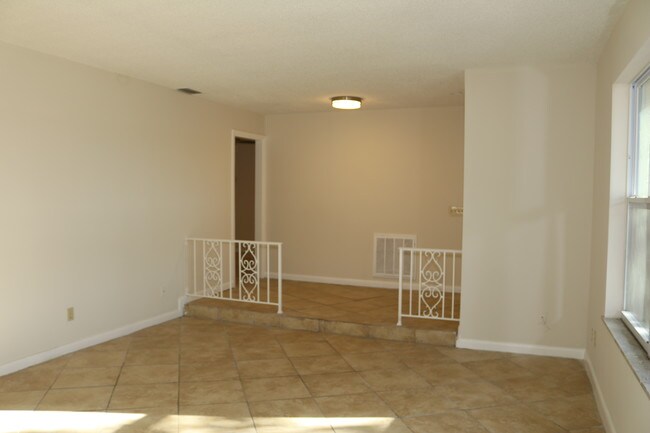 Photo - 4020 Country Club Blvd