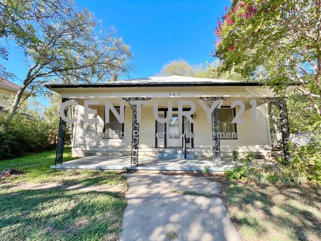 Spacious 3/2 Within Walking Distance of UN... - Spacious 3/2 Within Walking Distance of UN... Casa