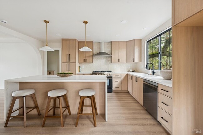 Photo - 735 Hunt Ave