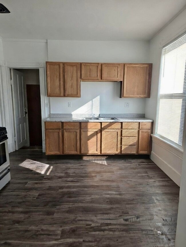 Photo - 1801 N Wisconsin St