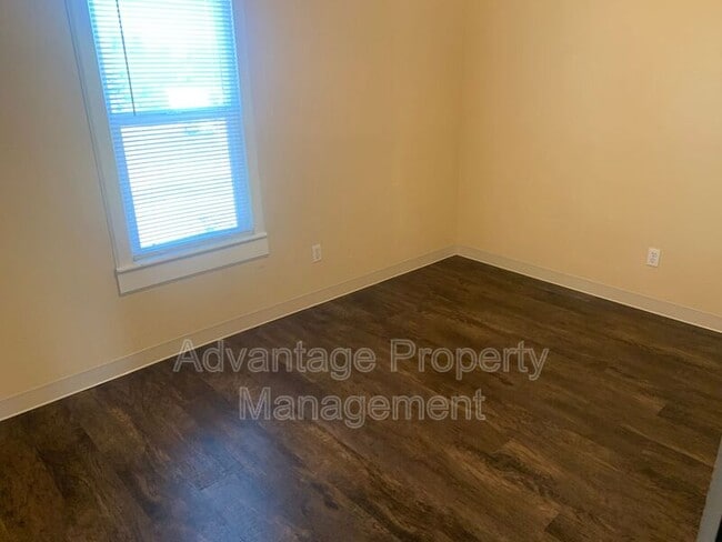 Photo - 324 SW Calapooia St