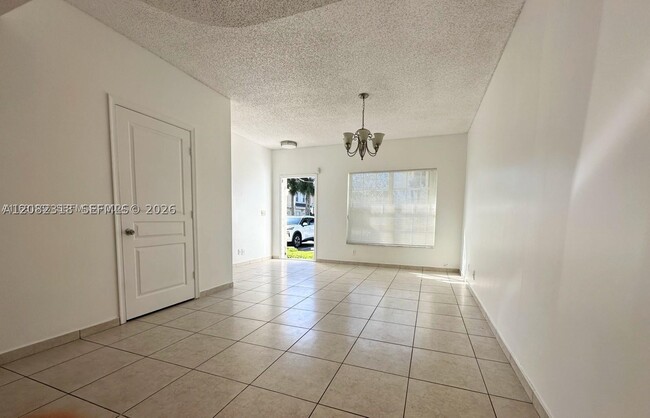 Photo - 16705 Hemingway Dr