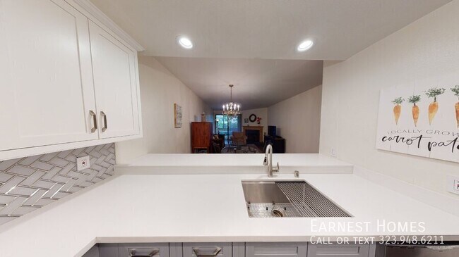 Photo - 3480 Barham Blvd Unidad 109