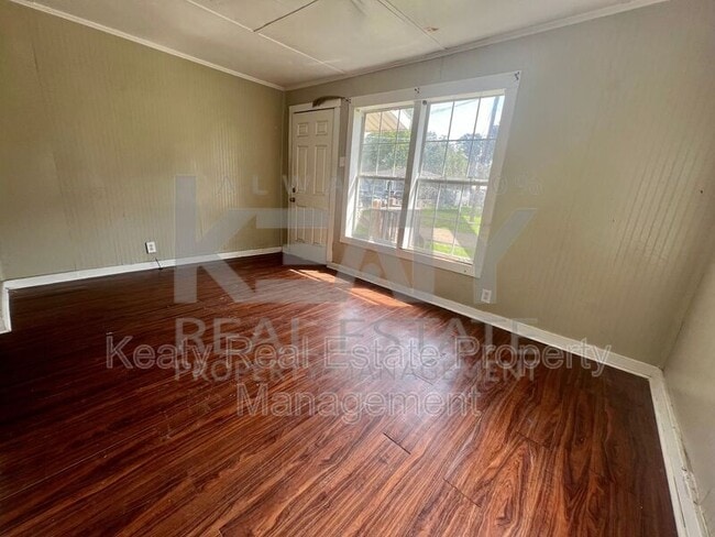 Photo - 109 Dora St
