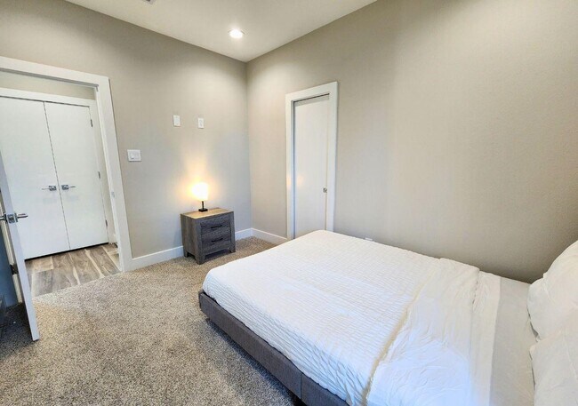 Photo - 2615 Huntington Creek Ln