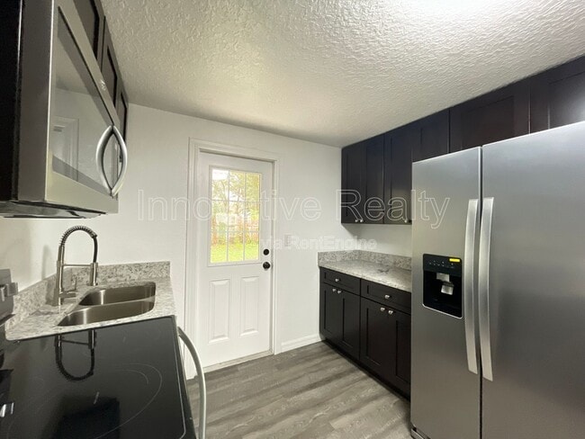 Photo - 162 Water St