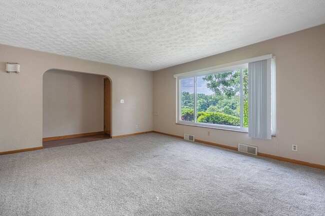 Photo - 1822 W Schantz Ave