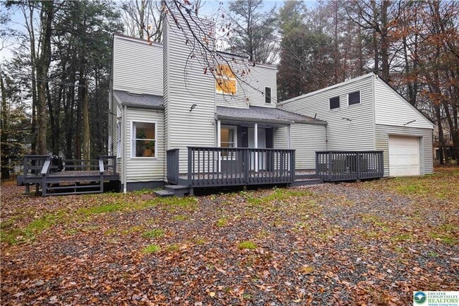 Photo - 421 King Arthur Rd