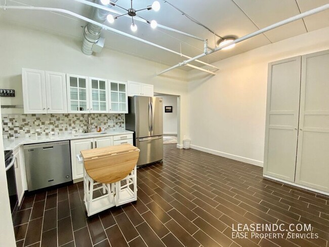 Photo - 2141 Wisconsin Ave NW Unit #D2