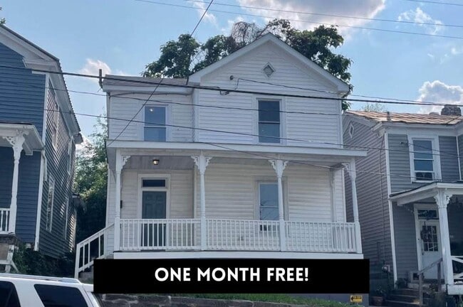 Building Photo - 2019 Main St