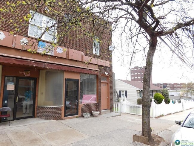 Photo - 1307 E 4th St Unit 1R