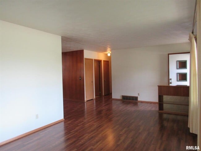 Photo - 2154 W 36th St