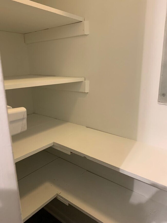 Photo - MARTINIQUE CONDO NEAR CRABTREE-UPDATED FLO... Unit 4701