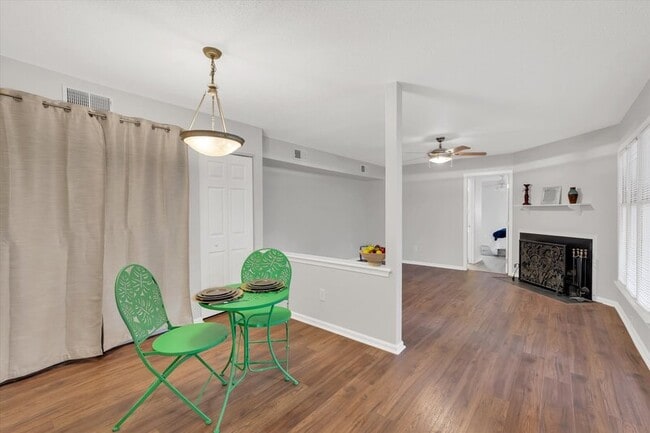 Photo - 2811 Edridge Ct Unit 202