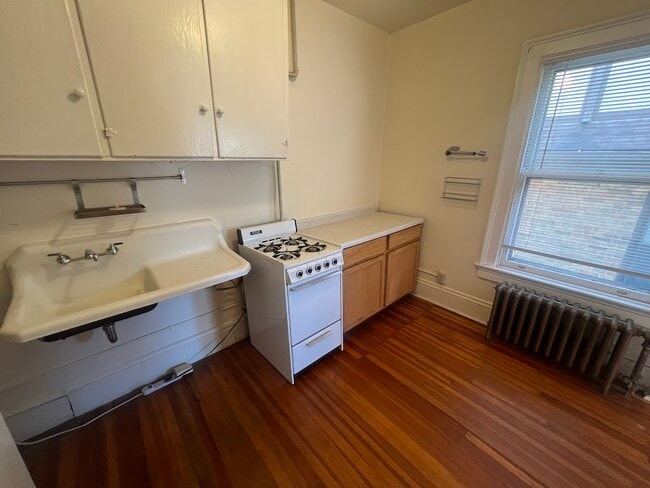 Photo - 928 Spaight St Unit #3